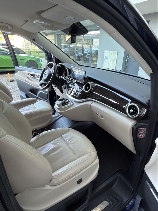 Mercedes v250 long 4 matic 7 locuri