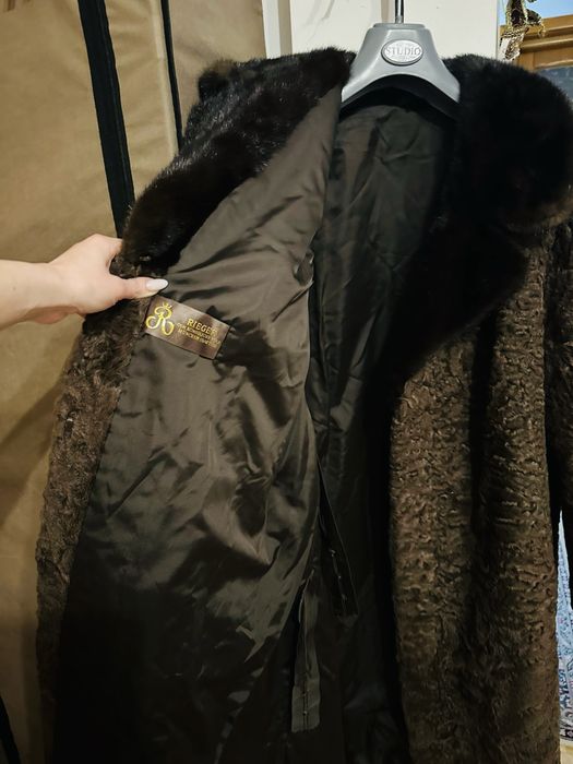 Blana Astrahan cu guler din blana de Nurca