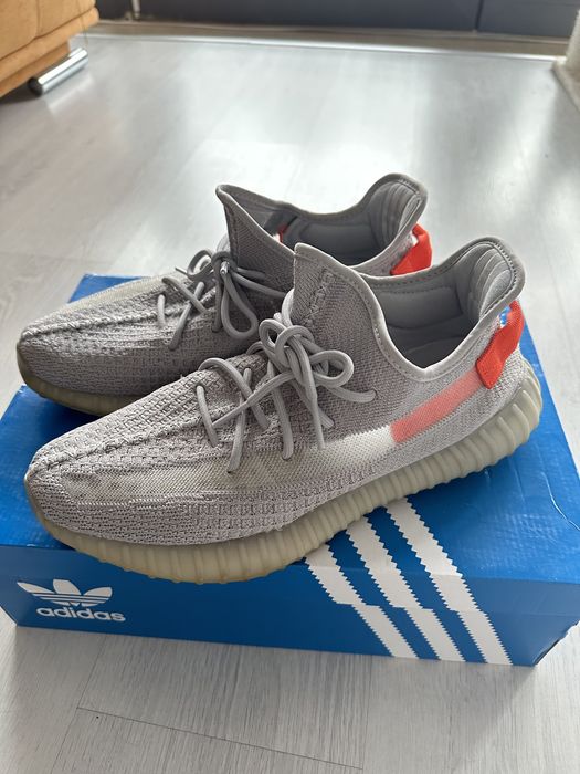 Vand adidasi Yeezy barbatesti originali
