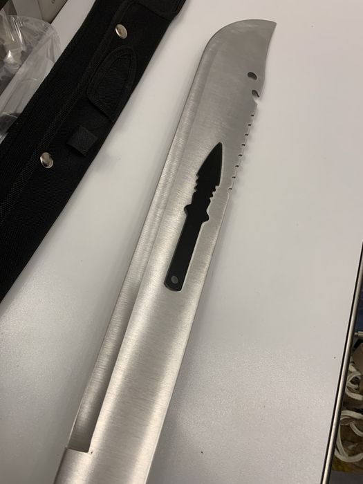 Maceta maner verde si cutit aruncator husa cadou colectionari