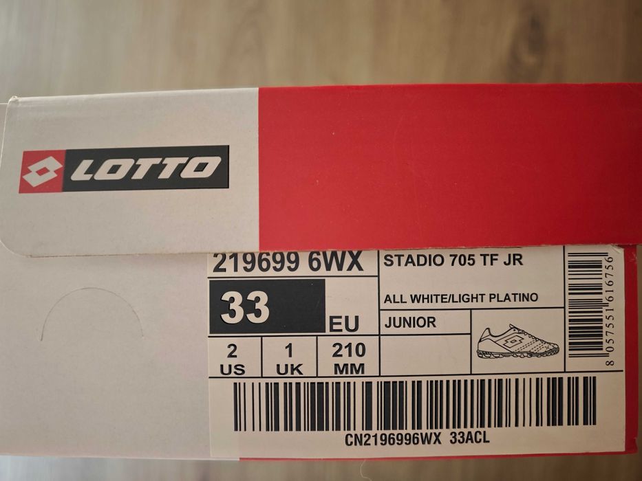 Футболни стоножки LOTTO 32 номер