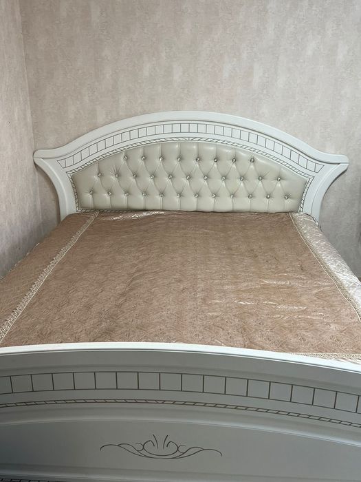 Кровать двуспальная