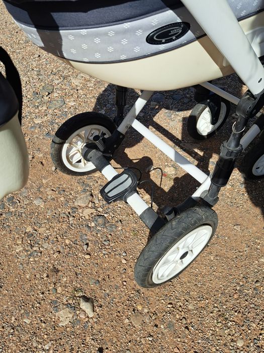 Детска количка .