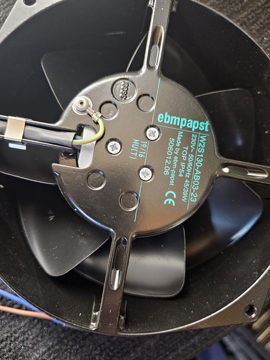 Ventilator metal nou profesional funct la temperaturi mari