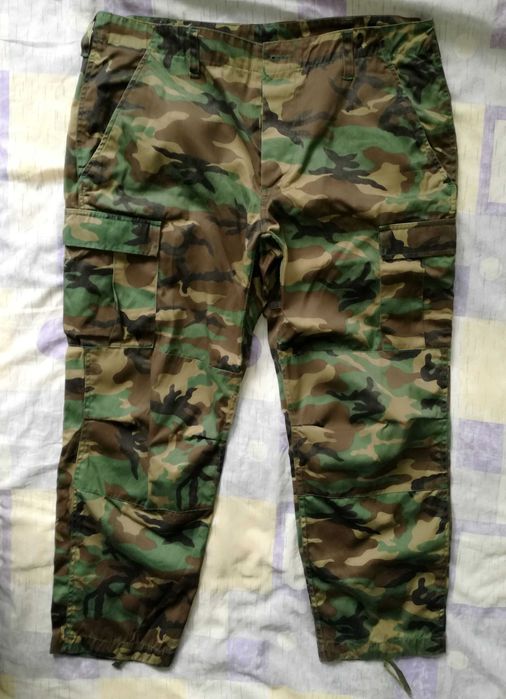 Камуфлажни Военни Дрехи Яке Панталон Елек - ИЗБОР