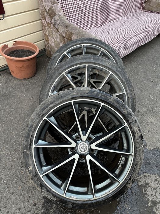 Диски на 19 дюймов в хорошем состоянии/ стояли на камри 70 , на низкой