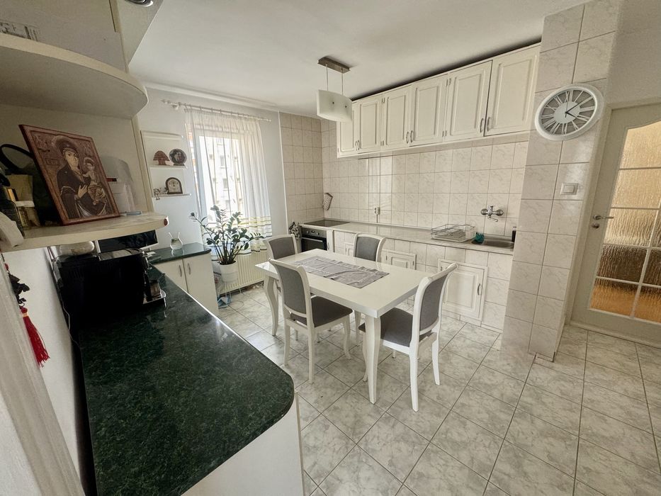 Apartament 3 camere, 68 mp, 2 băi, balcon închis – Unirii, Târgu Mureș