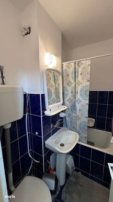 Ap 2 camere de vânzare, cart. Rogerius