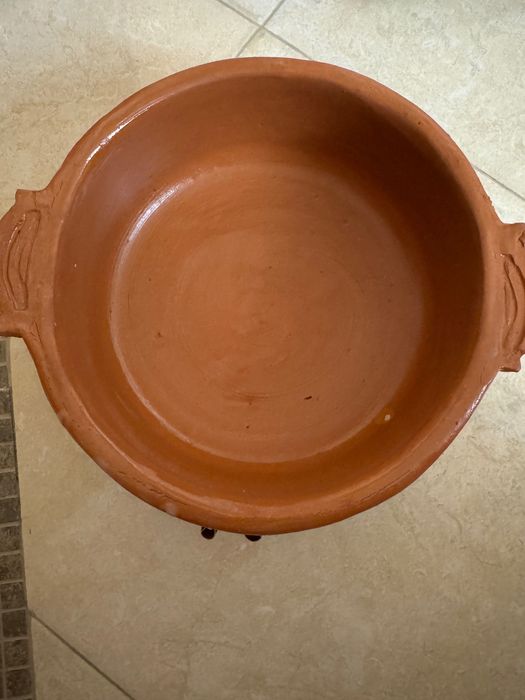 Глинен съд . Нов