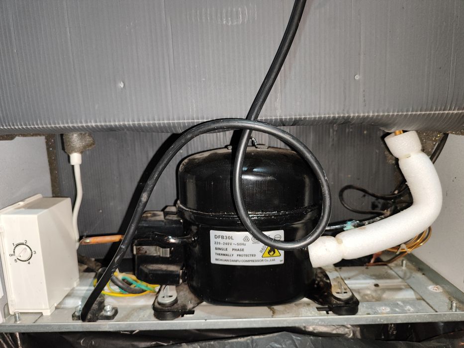 Minifrigider sau minibar