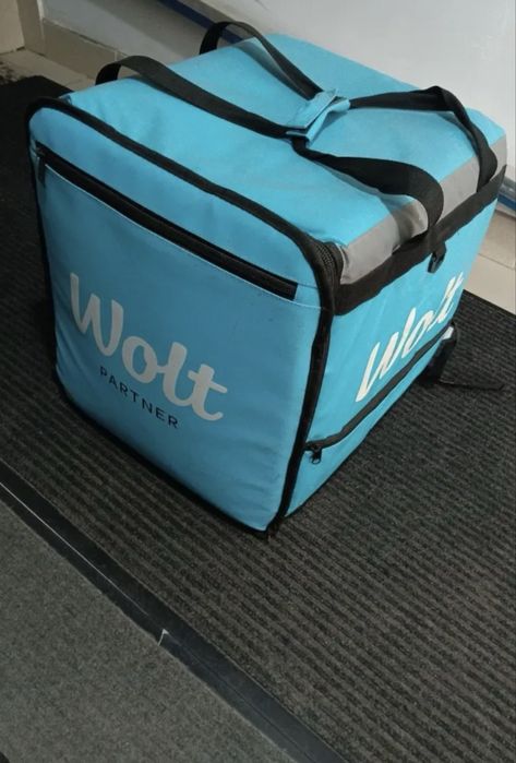 Wolt курерская сумка прадается