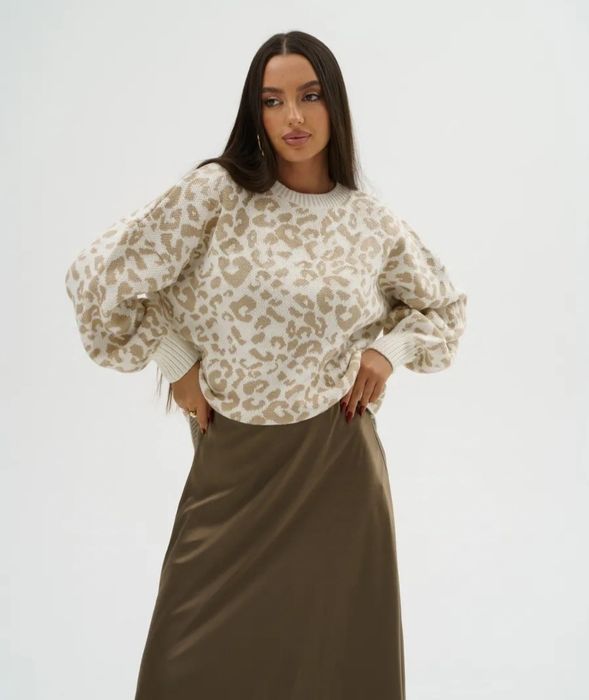 Продам свитер новый