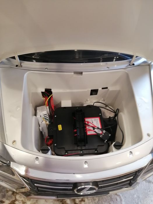 Продам детский автомобиль на аккумуляторе