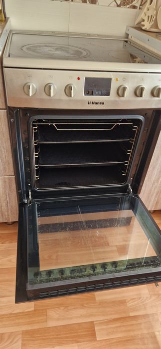 Продам электроплиту Hansa