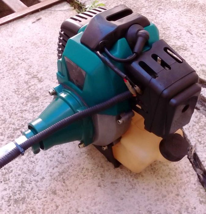 Бензинов тример за трева