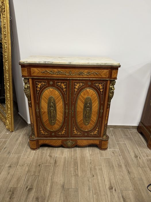 Comoda din lemn masiv cu intarsii, ornamente bronz si blat marmura