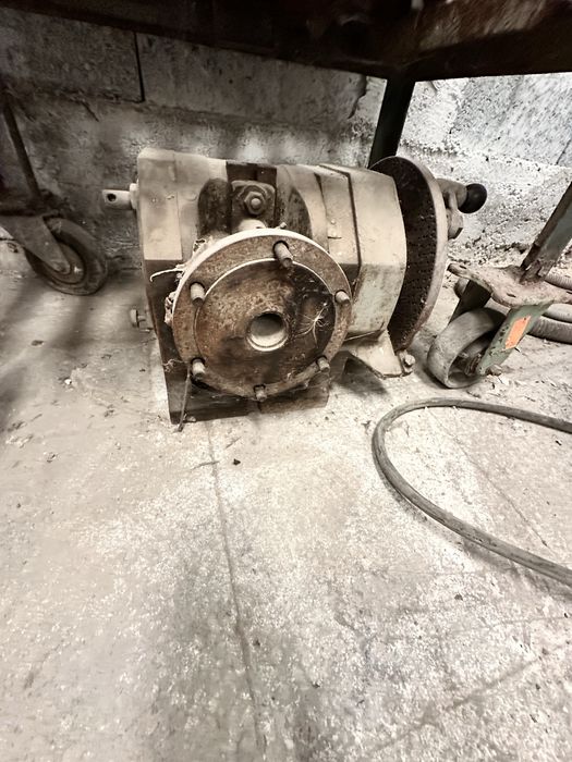 Продавам  Фреза-2000€  Кординат - 3000€