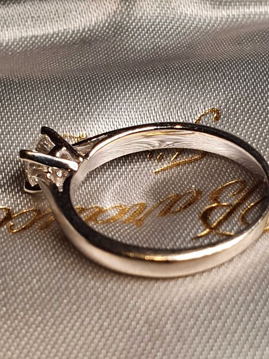 Solitaire de exceptie aur alb 18k cu diamant natural SI 0,5ct