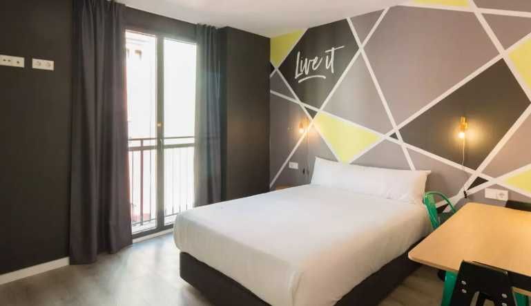 Дава се под наем Тристаен апартамент в Пловдив, Тракия - 95 кв.м за 273.87 € - Снимка #1