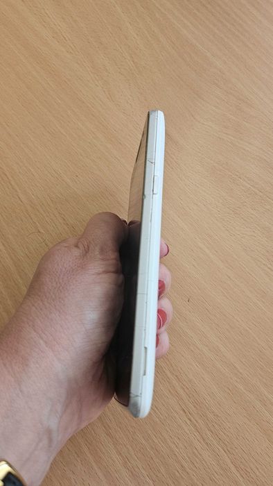 Телефон за части с две сим карти LG
