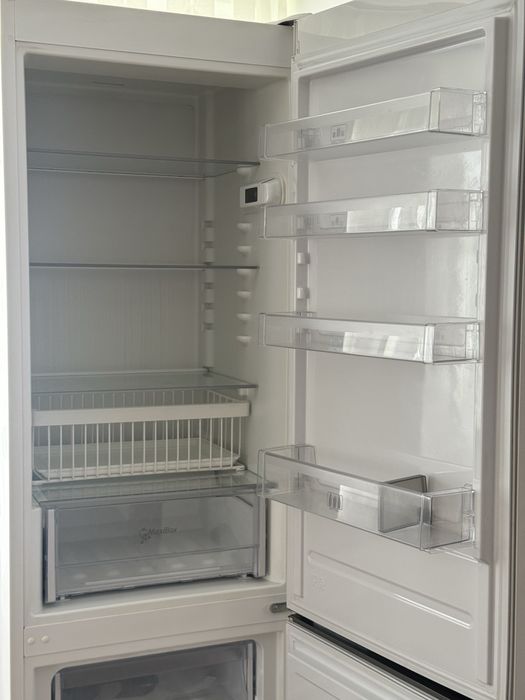 Frigider Whirlpool