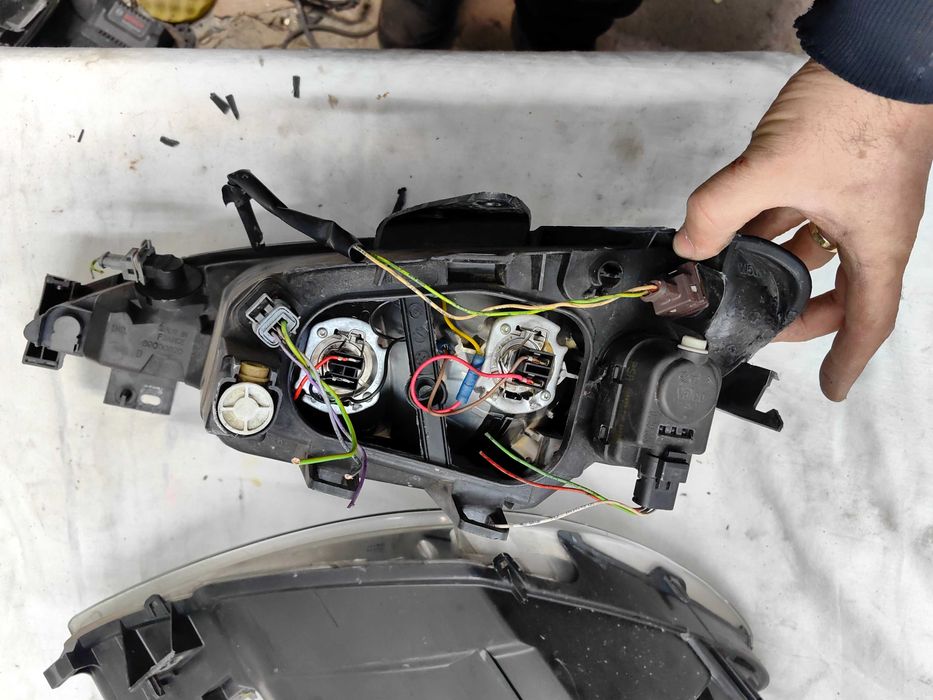 Оригинални фарове Пежо  Peugeot 206 Feis