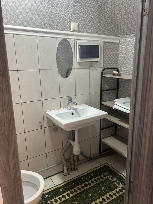 Сдам дом в центре талгара. Общий двор.