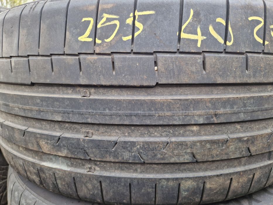 255 40 r20 continental