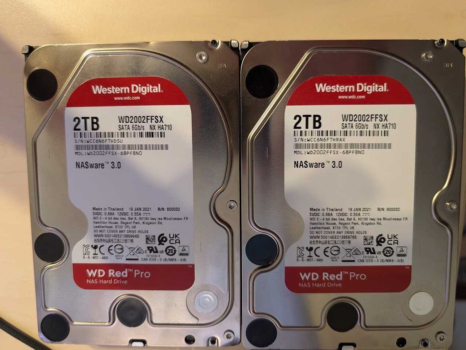 Pachet DAS / NAS: 2x HDD 2TB WD Red Pro + Carcasă RAID IcyBox USB-C