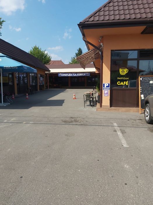 Spații comerciale de închiriat