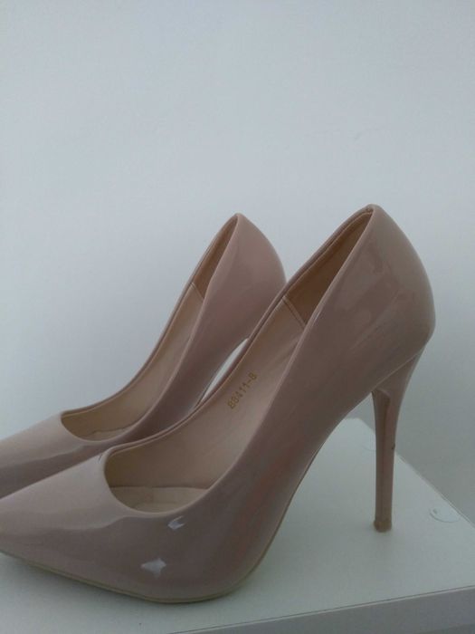 Туфли лодочка 35 размер бежвый