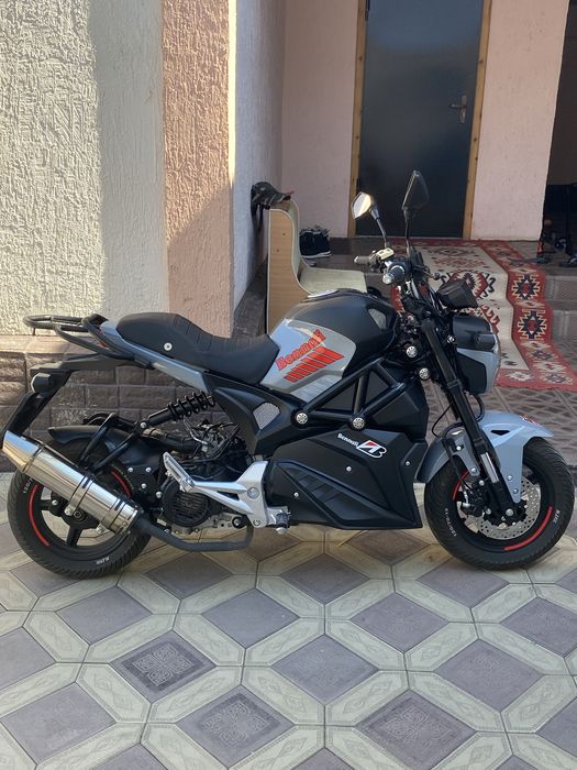 Продам мотоцикл Diablo Bennali 200