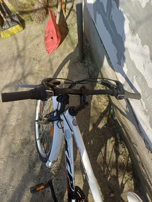 Vând 1 bicicleta