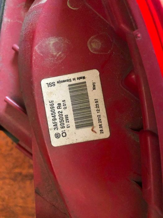 Stop aripa dreapta VW Passat B7 combi