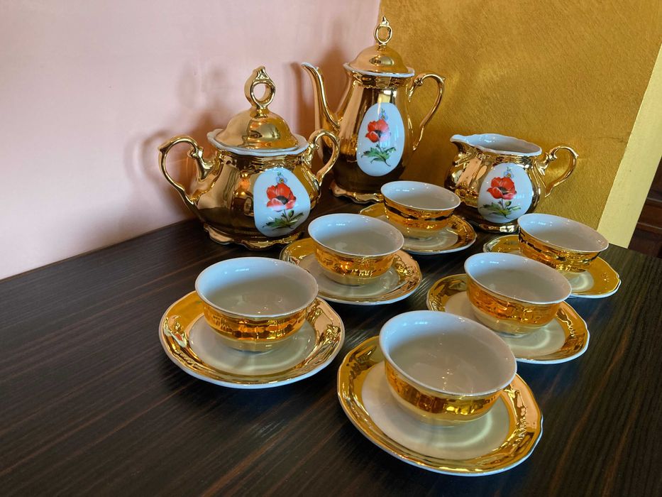 Възхитителен винтидж сервиз за кафе/чай с позлата, перфектно състояние