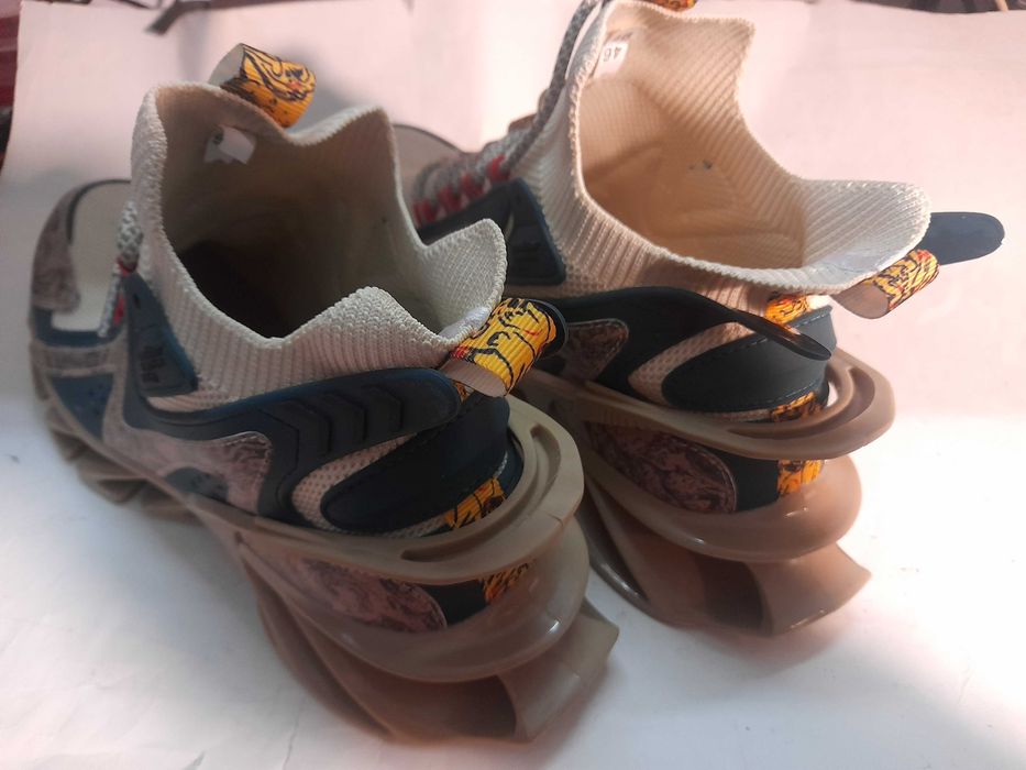 Маратонки Revolution