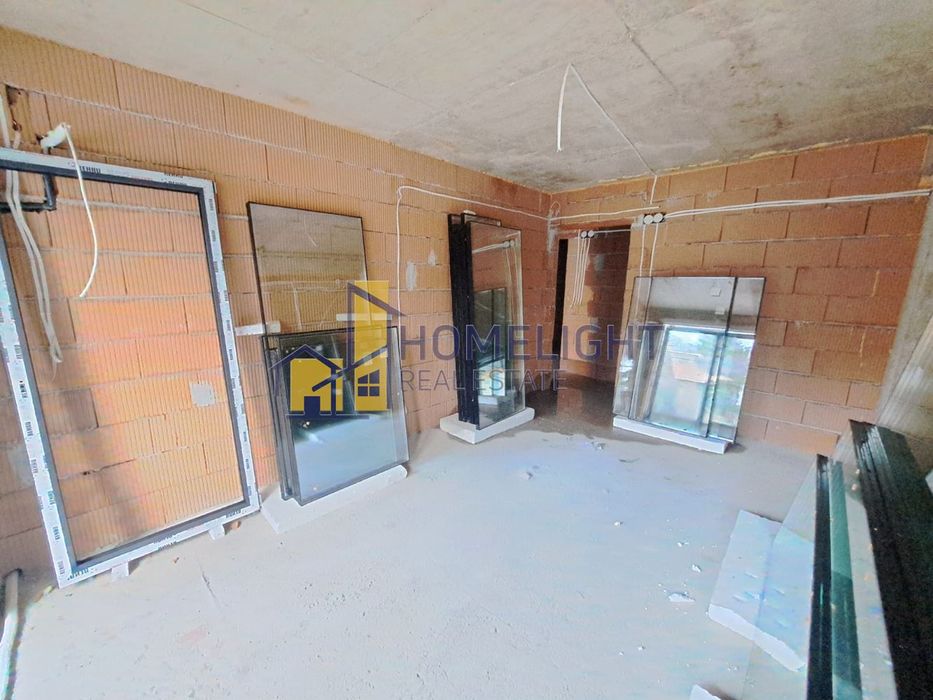 Тристаен апартамент в кв. Бояна