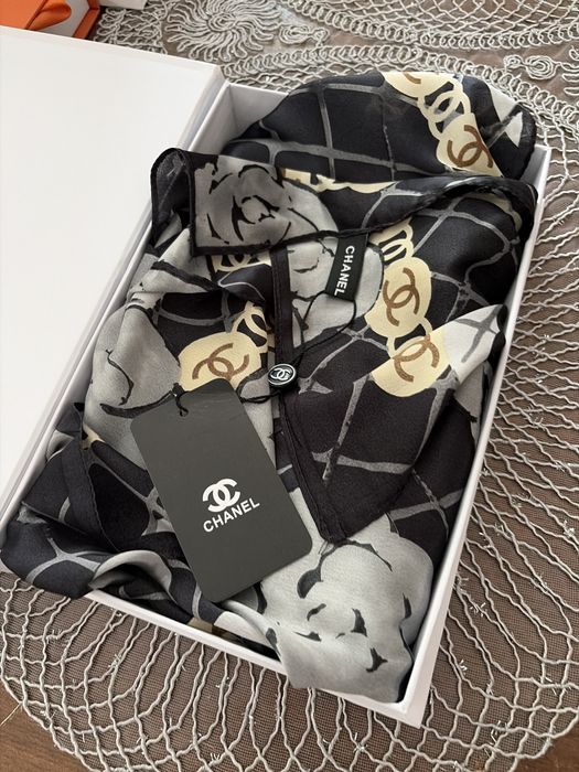 Esarfa din matase, Chanel