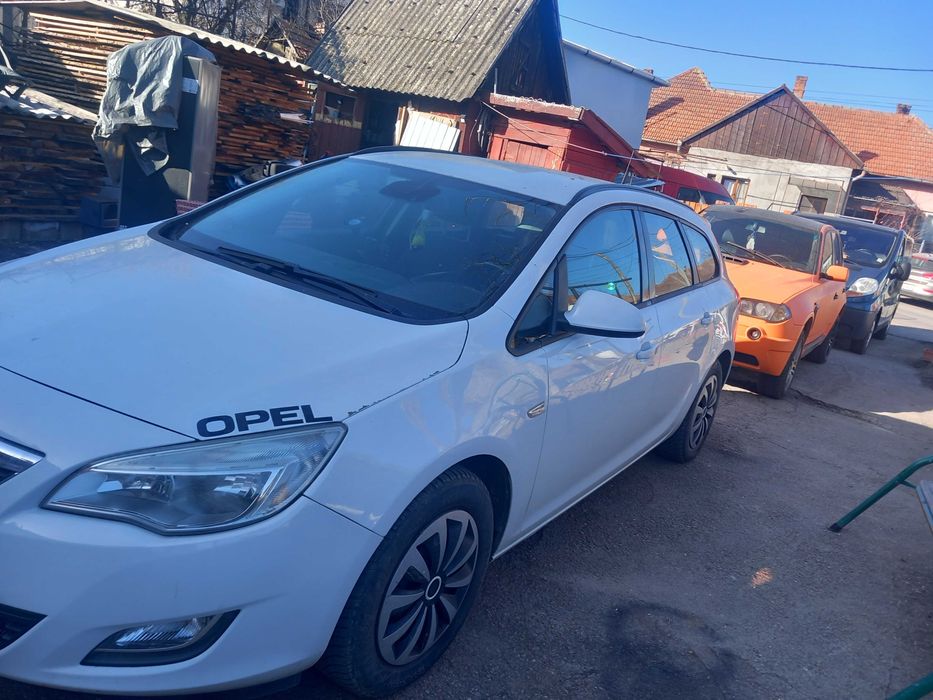 Opel astra j 2012