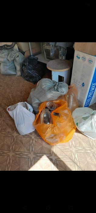 Отдам банки самовывоз