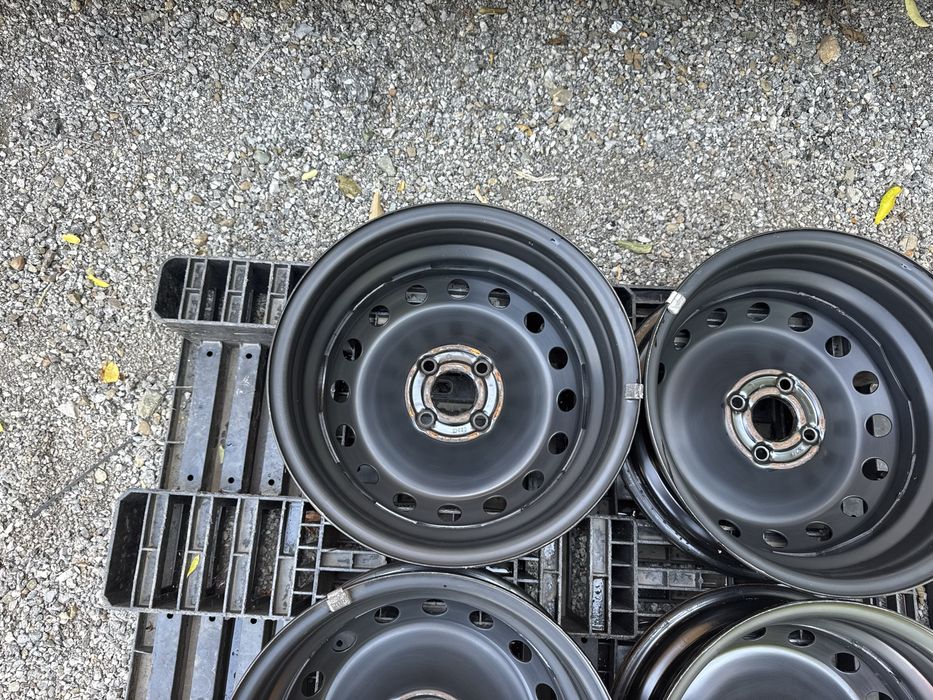 4бр.Оригинални джанти 15" 4x100 за Renault Kangoo,Dacia Dokker,Nissan