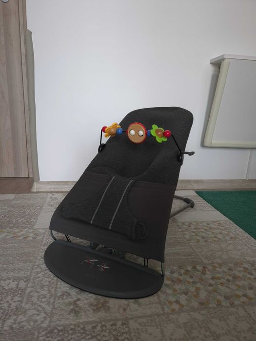 Vând balansoar BabyBjorn Bliss cu jucărie inclusă