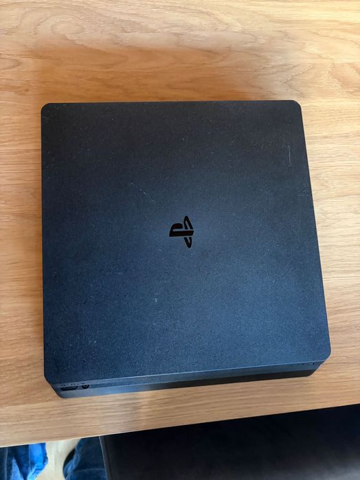 PS4 Slim - Джойстик и 2 игри