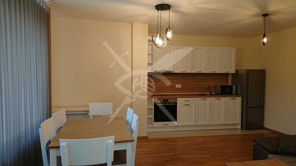 Дава се под наем Тристаен апартамент в София, Център - 100 кв.м за 890 € - Снимка #1