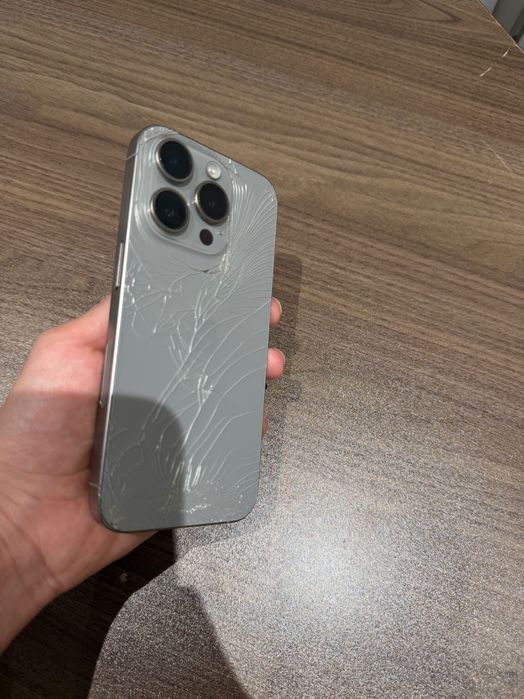 Продаётся Iphone 15 pro