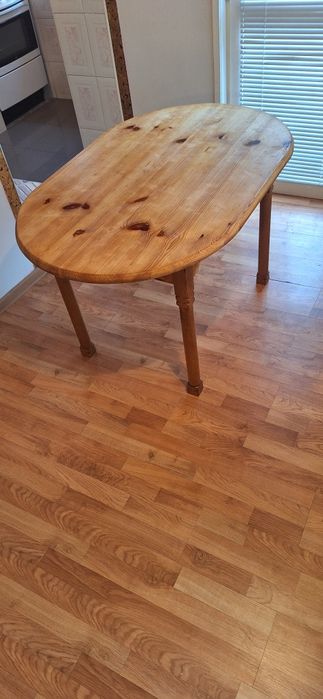 Дървена Масивна маса