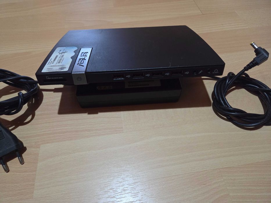 placa de baza completa  Asus EB1033 - procesor INTEL Atom D2550,  2 Gb ram, hard de 320 Gb