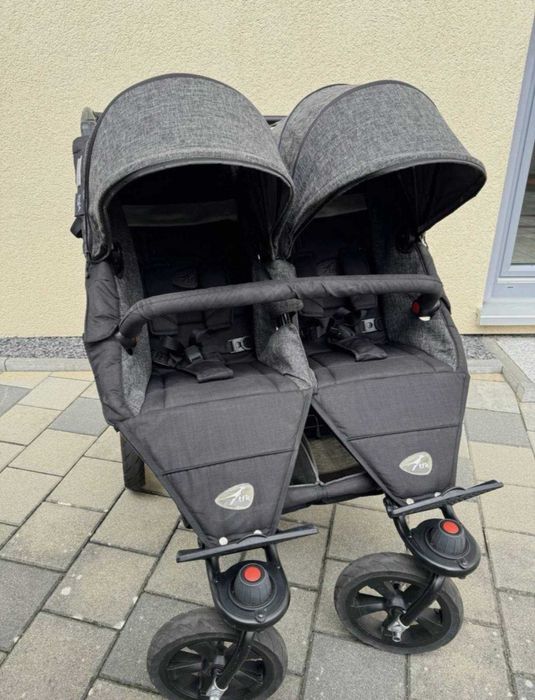 Количка за близнаци