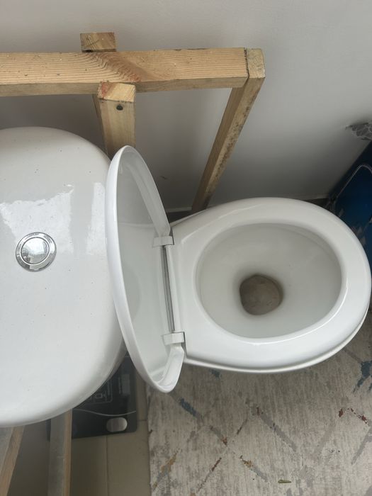 Унитаз в отличном состоянии