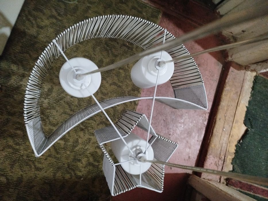 Продаётся люстра